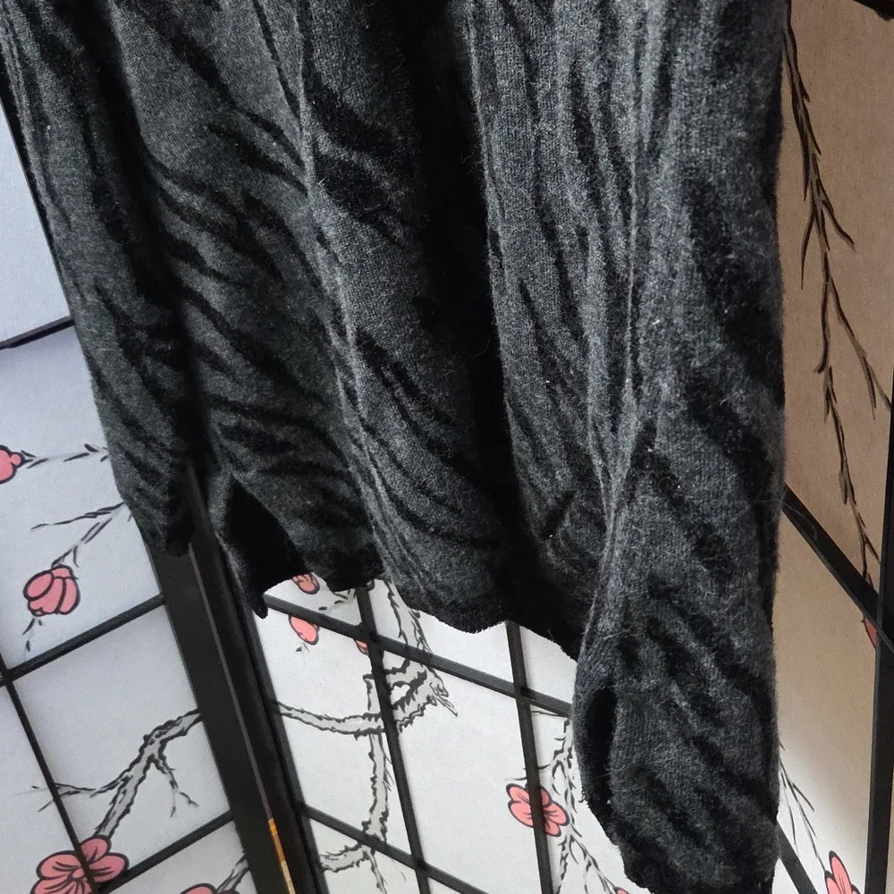Deane & White Black And Grey Zebra Print Zip Up Cardigan Sweater